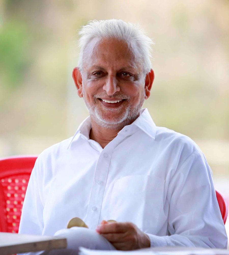 Sri M